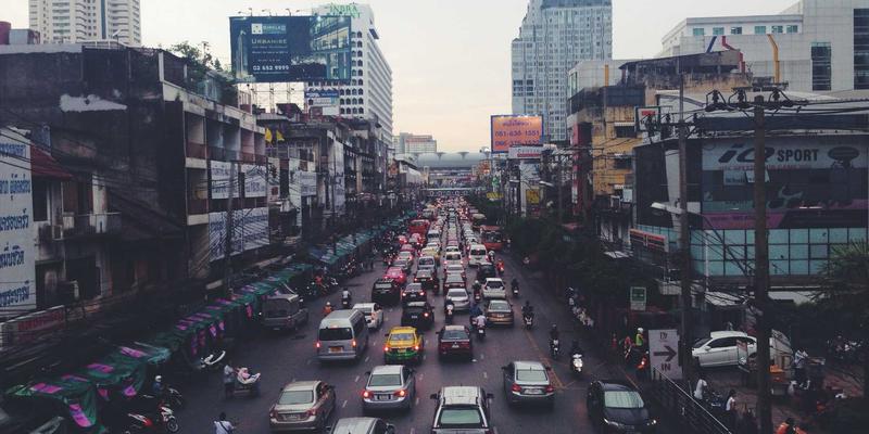 成都天府国际机场：超级枢纽如何重塑城市格局，及其为市民带来的出行便利与机遇